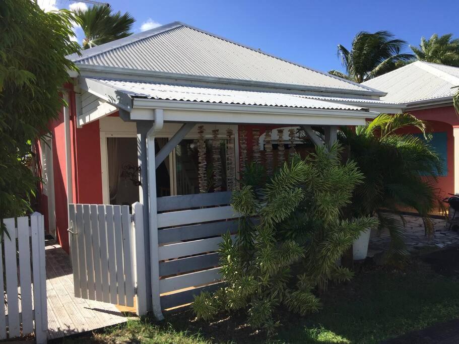 Villa Petite Terre A 50 Metres De La Plage Saint-Francois  Exteriér fotografie